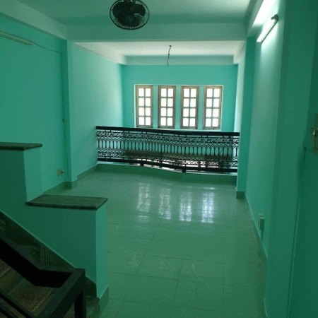 Nhà cho thuê mặt tiền quận tân phú gân 72m2,đường 20m,chỉ 12trieu