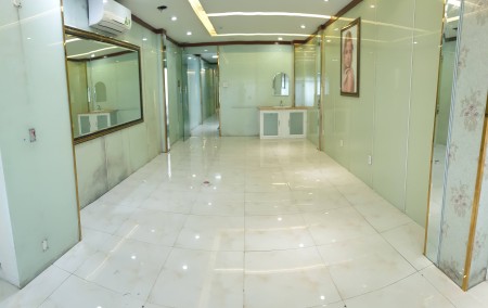 Cho thuê nhà nguyên căn MT Phan Đăng Lưu P7 Phú Nhuận. 4x20m trệt 4 lầu, ốp cửa kính, máy lạnh...