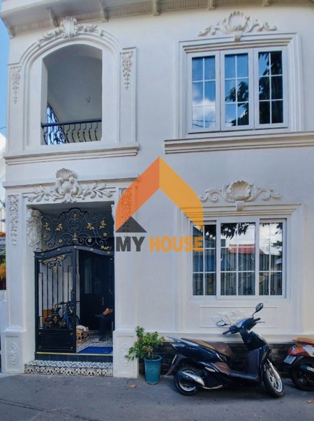 Cho thuê căn VILLA phố kiến trúc Châu Âu nổi bật Thảo Điền Tp Thủ Đức. Chỉ 26 CÁ