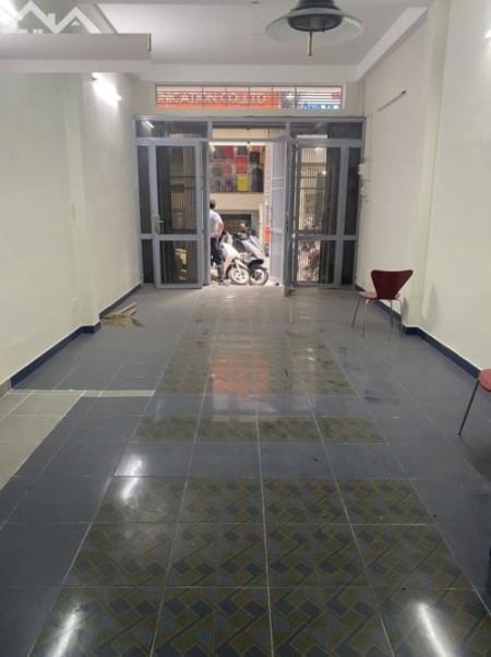 Cho thuê nhà quận Thủ Đức. MT đường 20, P. Hiệp Bình Chánh.