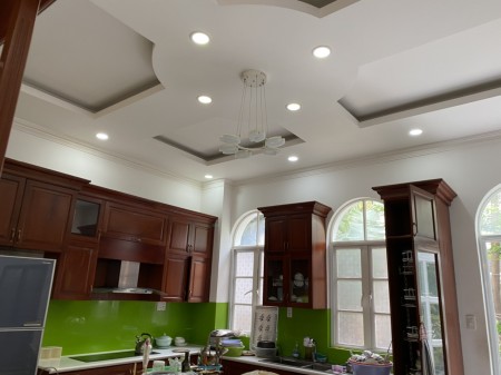 Cho thuê biệt thự Saigon Pearl góc 3 mặt tiền, đối diện các chung cư cao cấp như Opal, Riverside...