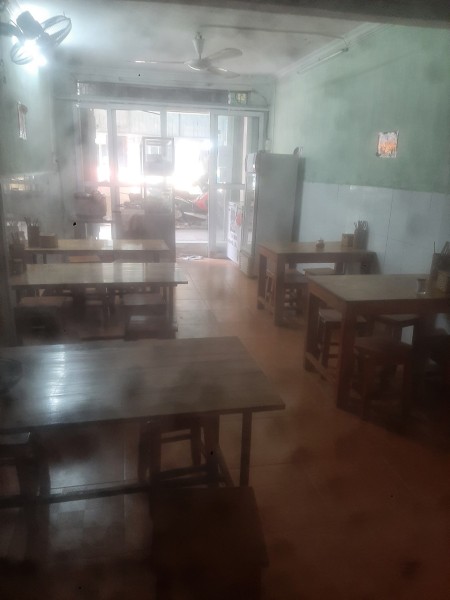 Cho thuê nhà nguyên căn cấp 4 có mặt bằng kinh doanh tại Vĩnh Hồ, Đống Đa. Diện tích 100m2, giá thuê