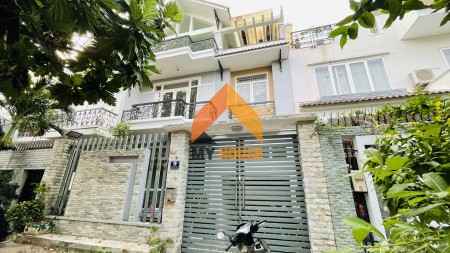 Nhà Villa cho thuê diện tích 450 m2 tại Quận 2