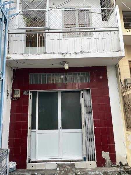 Cho thuê nhà nguyên căn tại P15, Q10, an ninh, gần chợ, công viên, 30m2, 1 phòng ngủ, 1 toilet