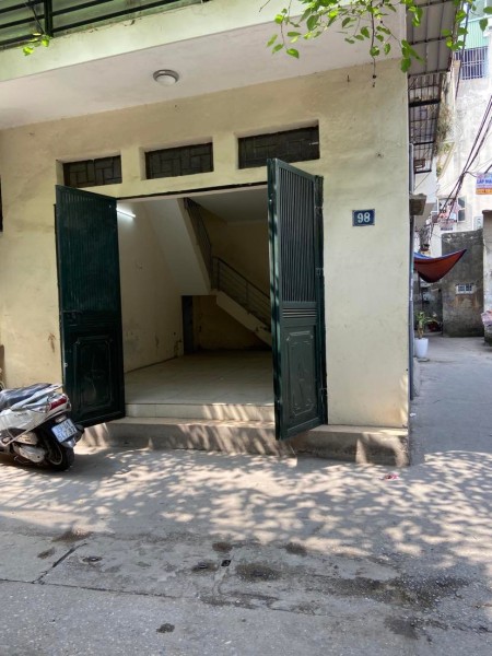 Cho thuê nhà nguyên căn 2,5 tầng thích hợp ở lẫn kinh doanh. Giá 7,5 triệu/tháng