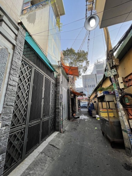 Cho thuê nhà nguyên căn 3x17 Cao Thắng, 12tr/th, kế mặt tiền thích hợp mở shop
