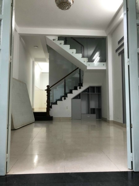 Cho thuê nhà nguyên căn 5PN ở Nguyễn Xí Bình Thạnh giá 23 triệu