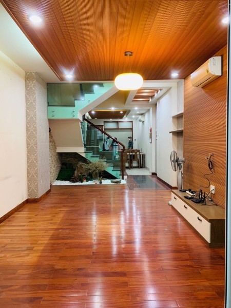 Cho thuê nhà mặt tiền mới xây Quách Văn Tuấn khu K300 Quận Tân Bình