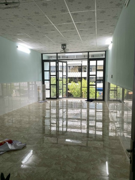 Khách thuê cần nhà ở cho gia đình hoặc văn phòng công ty thì ghé lại căn này tham khảo nhé. Dtsd 90m