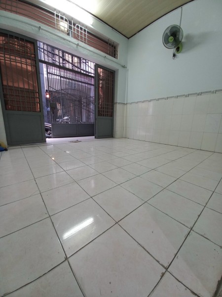 Cho thuê nhà nguyên căn Gò Vấp, cách mt 32m giá 8tr/th, có nội thất