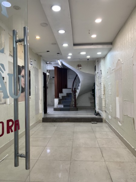 Nhà nguyên căn MT Nguyễn Cư Trinh Q1, cho thuê giá 35 tr