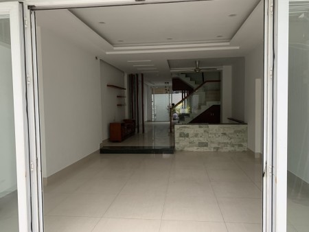 Cho thuê nhà nguyên căn mặt tiền Quận 2, đường 49 KDC 10 Mẫu giá 30tr