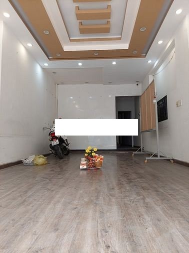 Phong cần cho thuê nhà mặt tiền đường Nguyễn Gia Trí - Bình Thạnh