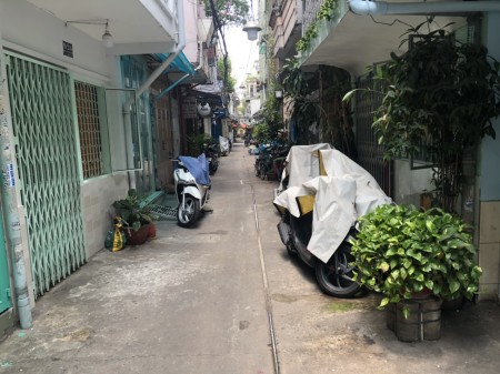 Cho thuê nhà hẻm xe tải cư xá Đô Thành, Q3, DT 3x10, giá chỉ 10 triệu