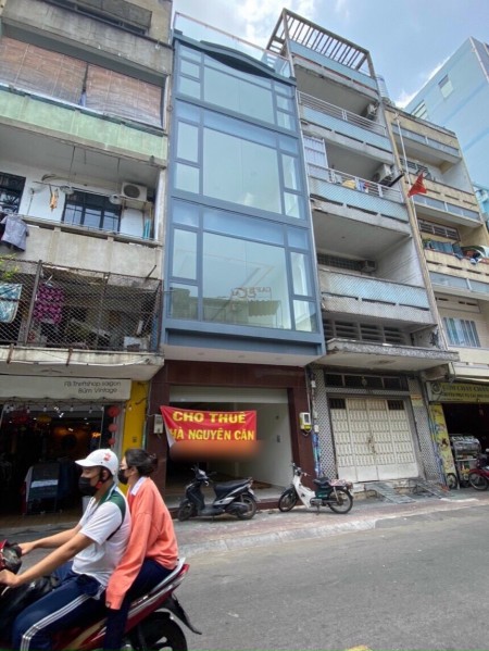 Cho thuê nhà mt Đề Thám Q1, 400m2, 1 trệt 3 lầu sàn suốt ốp kính