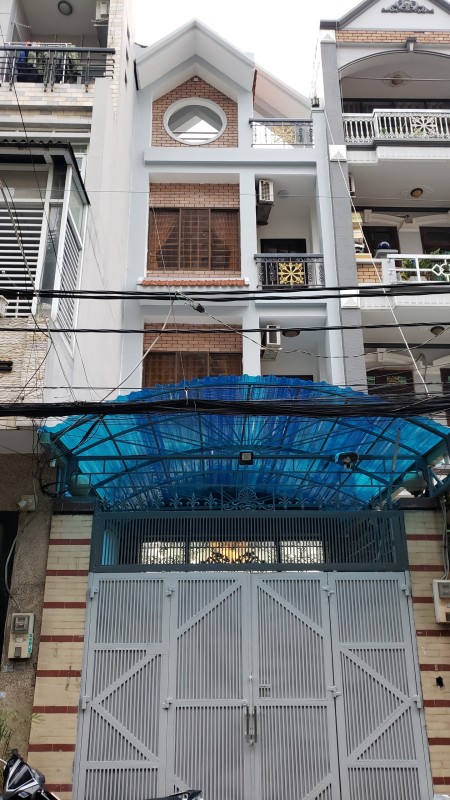 Cho thuê căn nhà diện tích 4mx25m, 1 Trệt, 1 Lững và 3 lầu trong hxh Nguyễn Hữu Cảnh, Bình Thạnh