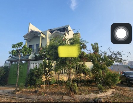 Villa siêu đẹp, 2 mặt tiền ngay dự án Vinhomes Grand Park của Vin giá 24.9 triệu, 240m2, 6 phòng ngủ, 4 toilet