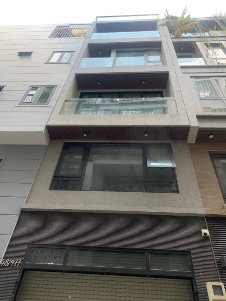 Nhà nguyên căn mới xây kết hợp ở và văn phòng, giá 40tr/tháng