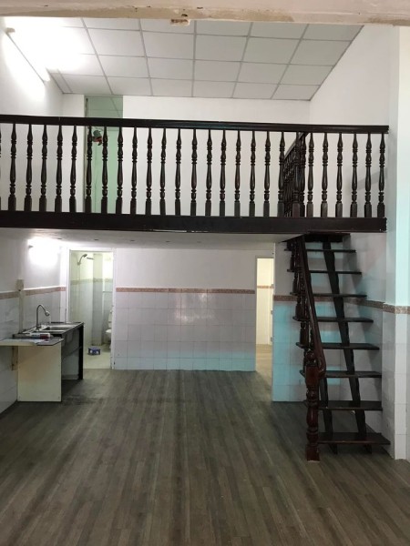 Nhà nguyên căn Tân Phú, giá 8 tr/th thương lượng, nhà tốt ở liền