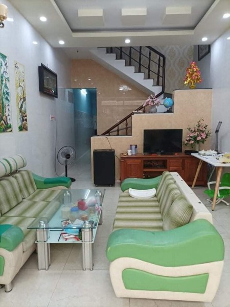 Nhà cho thuê Huỳnh văn Chính quận Tân Phú dt 60m2, 2 tầng chỉ 7 ,5 triệu.