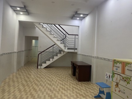 Tuấn có nhà HXH Dương Văn Dương, Tân Phú - 130m2 - 8 Triệu/Tháng