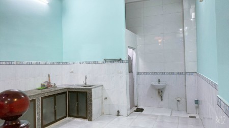 Cho thuê nhà nguyên căn 1 lầu có 2 PN sát chợ Phú Phong, 92m2, 2 phòng ngủ, 2 toilet