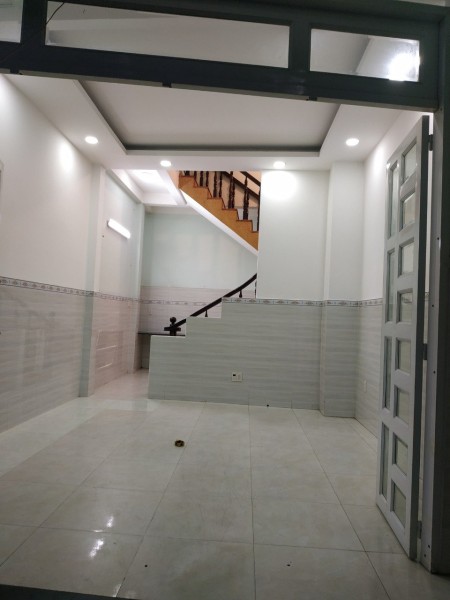 Cho Thuê Nhà Phạm Văn Bạch. Dt 4 x 10m (3PN, 3WC). Giá 10 Triệu/Tháng