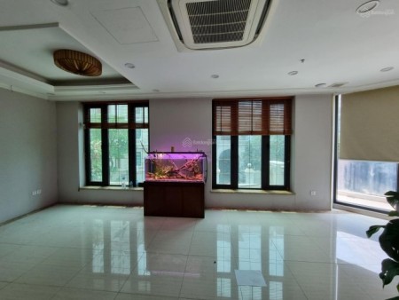 CHO THUÊ NHÀ 3 TẦNG X 138M2, Ô TÔ, NGUYỄN CHÍ THANH, GIÁ 25 TRIỆU/TH.