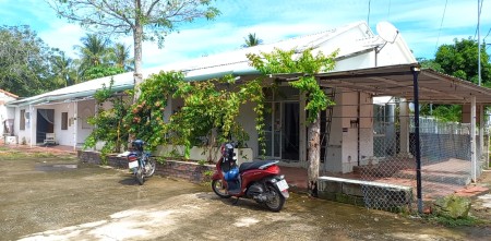 Không người trông coi, sang nhượng lại căn nhà kinh doanh tốt., 300m2, 7 phòng ngủ, 9 toilet