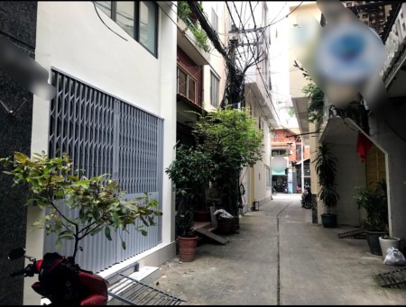 Chính chủ cho thuê gấp căn nhà ở đường Trần Đình Xu, quận 1 !!!