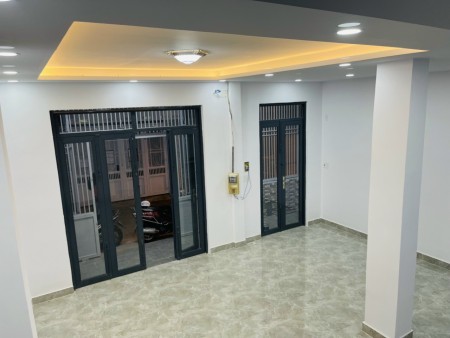 Nhà nguyên căn mặt tiền đường Nguyễn Đình chính, P11, Q. Phú Nhuận.