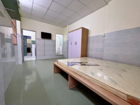 Cần cho thuê nhà nguyên căn kinh doanh căn hộ dịch vụ rất tốt tại Lê Văn Sỹ, Quận 3