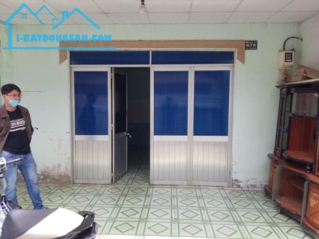 Cho thuê nhà Cần Giờ dt 90m2, tiện ích xung quanh đầy đủ giá thuê 2.5tr/tháng, 90m2, 2 phòng ngủ, 1 toilet