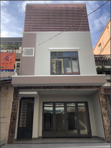 Nhà nguyên căn mặt tiền đường Phan Văn Hân trung tâm Bình Thạnh. Dtsd 300m2 giá 45 Triệu/Tháng