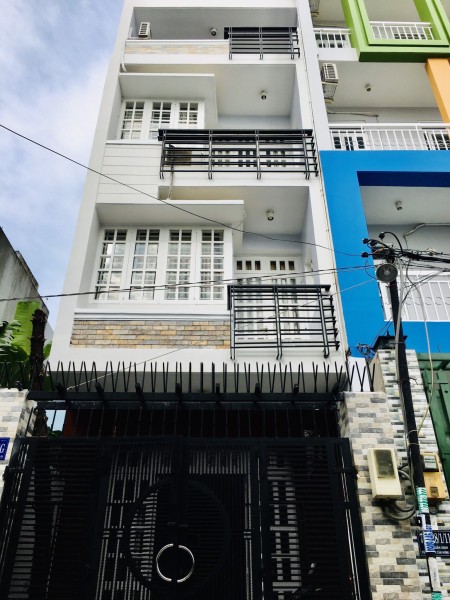 Cho thuê nhà nguyên căn tại Trần Xuân Soạn ngay cầu kênh tẻ, 4pn, nhà hẻm mới