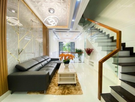 Cho thuê gấp nhà HXH đường Nguyễn Trãi, Q5. DT 4*20m, 1 trệt 2 lầu