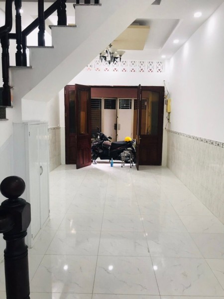 Cho thuê nhà nguyên căn tại hẻm 1 Sẹc Nguyễn Cửu Vân, P17, Bình Thạnh. Dt 4mx10m