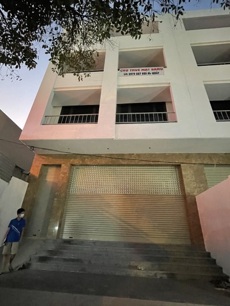 Cho thuê nhà nguyên căn mặt tiền quận Tân Phú