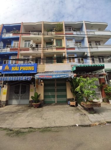 Nhà HXH quận 9 cho thuê, vuông vức có sân đậu xe hơi, dt 80m2