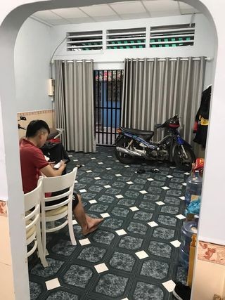Cho thuê nhà nguyên căn 32m2 có 1 trệt, 1 lầu với 2pn, 2wc giá thuê 6 Triệu/Tháng