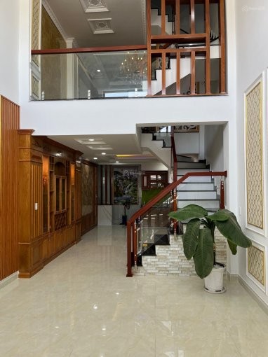 Nhà đẹp 76m2 Quận 12 cho thuê chỉ 15tr/th, 4 tầng rộng rãi thoáng mát