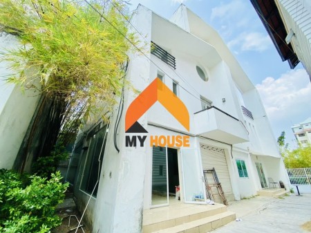 VILLA kính trắng xinh trúc mọc đây đình có 1-0-2, 240m2, 3 phòng ngủ, 3 toilet