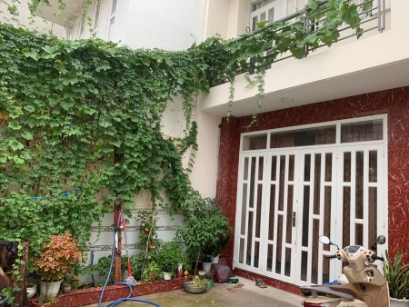 Cho thuê nhà nguyên căn hẻm xe tải đường Dương Quảng Hàm 92m2, 1 trệt, 1 lầu, 4pn giá 14 Triệu/Th