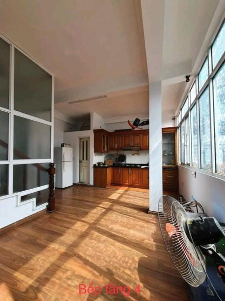 Cần cho thuê nhà nguyên căn tại Ngõ 302 Minh Khai, Hai Bà Trưng, Hà Nội. Gồm 03 ngủ, 1 bếp, 1 khách