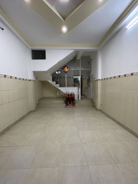 Nhà mới sơn sửa Quận 6 đang cần cho thuê 16tr/th, 1 trệt 2 lầu cực rộng rãi