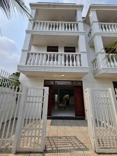Nhà nguyên căn trong khu nhà phố, 4PN, DTSD 285m2, có bảo vệ - 13 tr/th