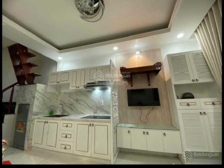 Nhà cho thuê nguyên căn 3 lầu, 25m2, hẻm 1 xẹt, 2PN, 3WC - giá 17tr/th