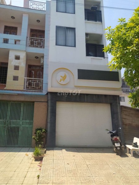 Cần cho thuê nhà Q9, sở hữu nguyên căn tiện ích như căn hộ có phòng karaoke, gym...