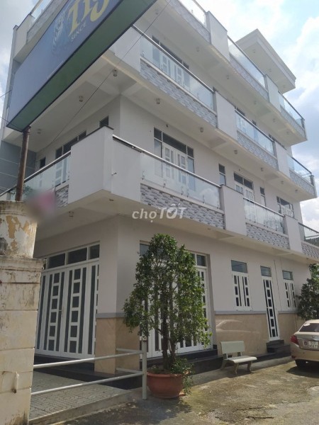 Nhà nguyên căn Quận 9 cho thuê chỉ 18tr/th có dtsd đến 270m2