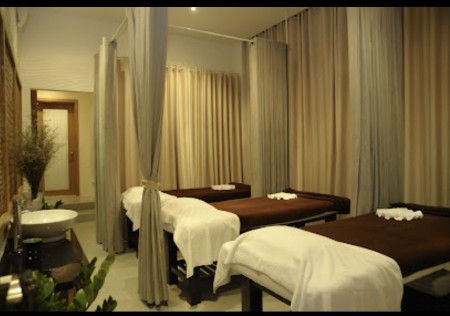 Nhà ngang 4.5m làm spa Đường Phạm Ngọc Thạch chỉ 35tr